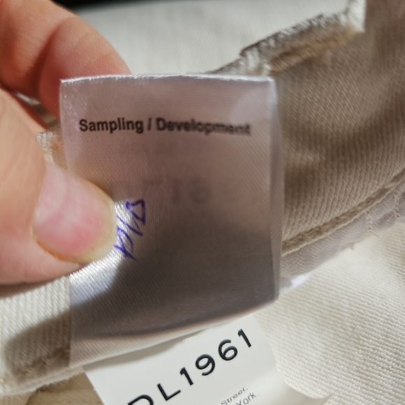 DL1961 Zoie Wide Leg Relaxed Vintage Size 26 Sample - Picture 11 of 16